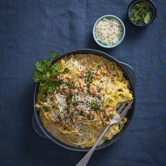 Creamy-Fettuccine-Prawn-Pasta